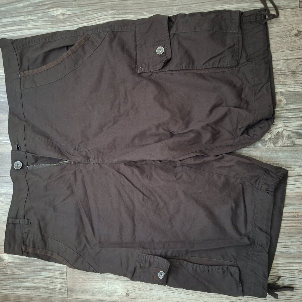 Shorts - Picture 2 of 4